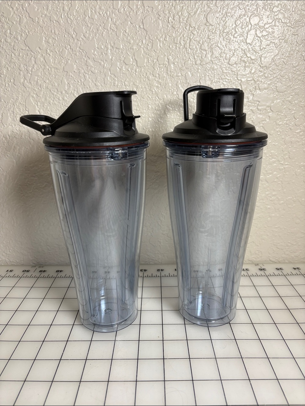 2 Vita-mix 20 ounce Clear Container Cup with Black Flip Lid - Pack of 2